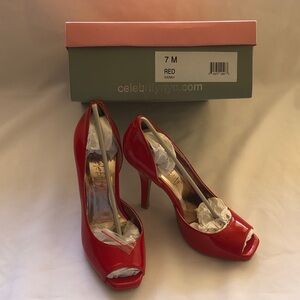 New In Box Women’s size 7 celebrity NYC Red Sarah peep toe pumps